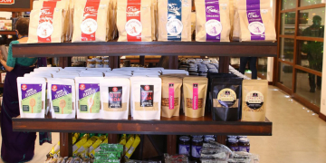 නව GLO Shop & Café වෙතින් ඔබට GLO-ing අත්දැකීමක්