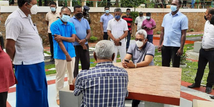 ජනපති හදිසියේම ගමට යයි