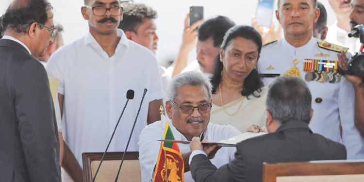 ජනපතිගේ පළමු සංවත්සරේට විදුලි බලෙන් තෑග්ගක්