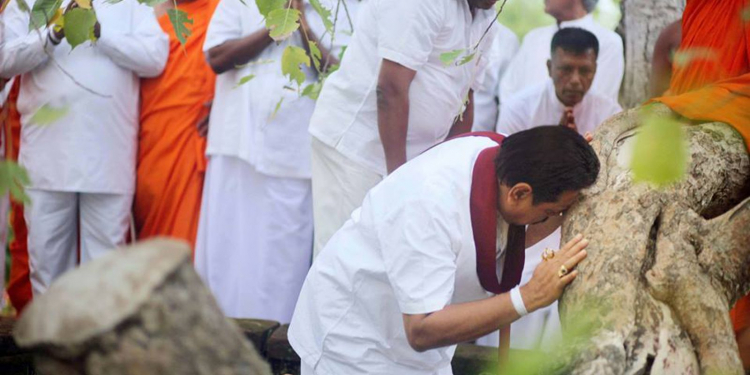 මහින්ද රටේම පන්සල්වලින් එක ඉල්ලීමක් කරයි