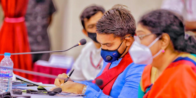 කොරෝනා අස්සේ නාමල් වව්නියාවේ