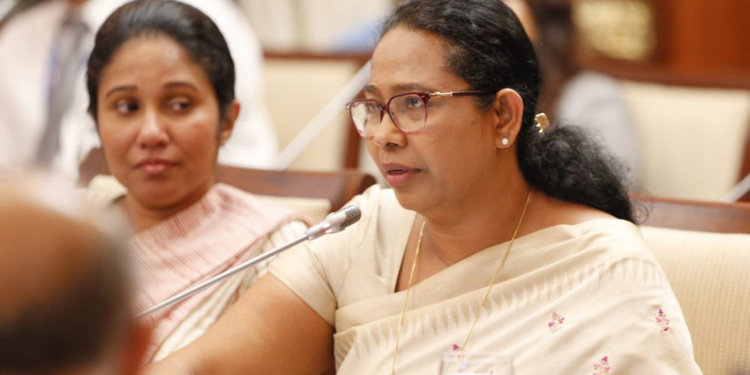 විපක්ෂය කෙළින් වෙයි: පවිත්රාට විශ්වාසභංගයක් එයි