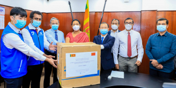 කොළඹ වරාය නගරය සෞඛ්‍ය ආරක්ෂිත උපකරණ  සෞඛ්‍ය අමාත්‍යංශයට පරිත්‍යාග කරයි
