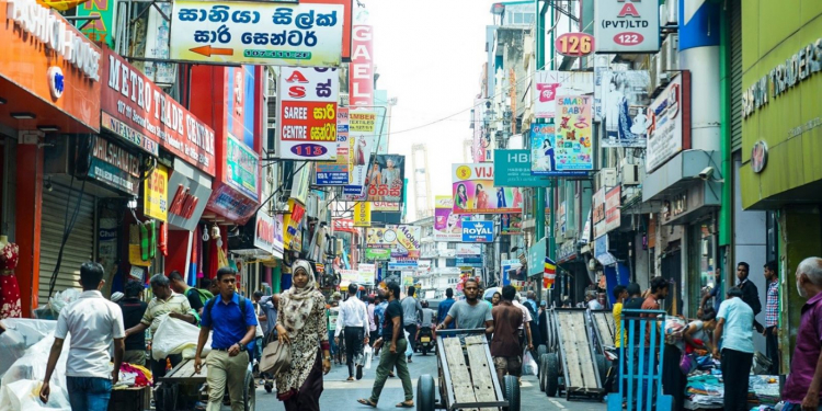 කොළඹ කොරෝනා 2000 පන්නයි