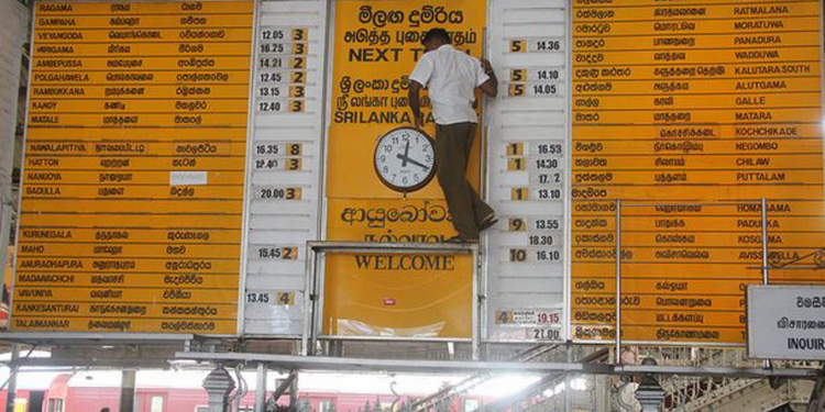 සෙනසුරාදා-ඉරිදා කිසිම කෝච්චියක් නෑ
