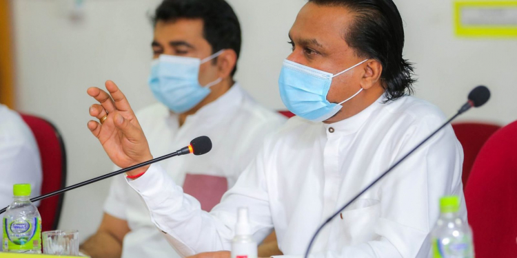 කැබිනට් එක මුස්ලිම් සිරුරු ගැන තීන්දුවක් ගත්තෙ නෑ: වැඩේ වැරැද්දුවේ සබ්රි -විමල්ගෙන් ප්රහාරයක්