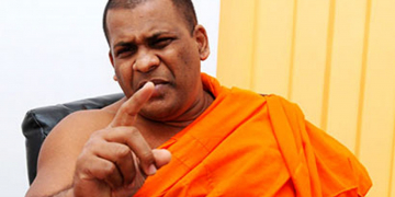 අලි සබ්‍රිට-සුමන්තිරන්ට ඥානසාර හිමිගෙන් දැඩි ප්‍රහාරයක් (VIDEO)