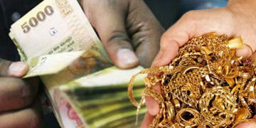අතේ සල්ලි නැතිව කනකර උකස් තියා කන බොන තැනට වැටෙයි