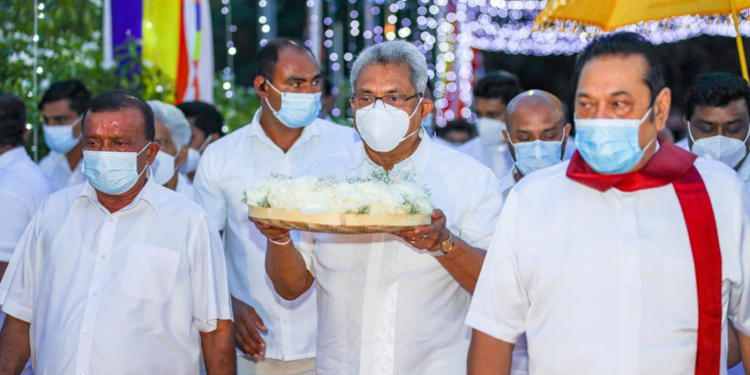 ජනපතිට-අගමැතිට-රටට සෙත්පතා මිරිසවැටියේ මහා පිරිත් සජ්ජායනාවක් (PHOTOS)