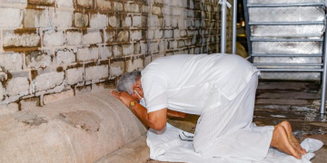 ජනපති දිවුරුම් දුන් රුවන්වැලිසෑයට යළි යයි (PHOTOS)