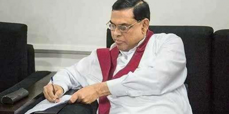 ඔක්කොම හොල්මන් වෙයි: බැසිල් පාර්ලිමේන්තු එයි