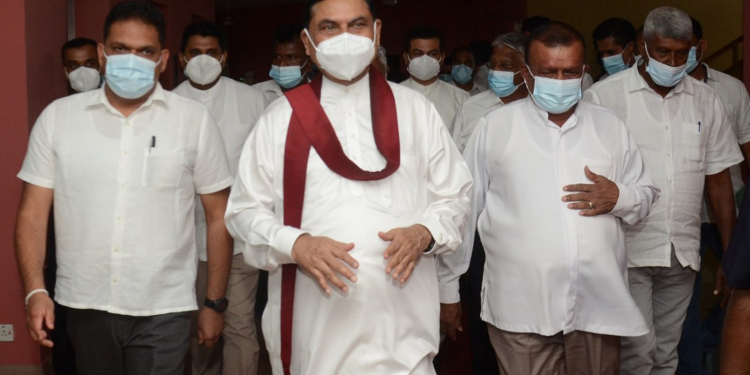 ගාල්ල-කුලියාපිටියෙන් පසු බැසිල් අයවැය අරන් අනුරපුරේ ගිහින් (PHOTOS)