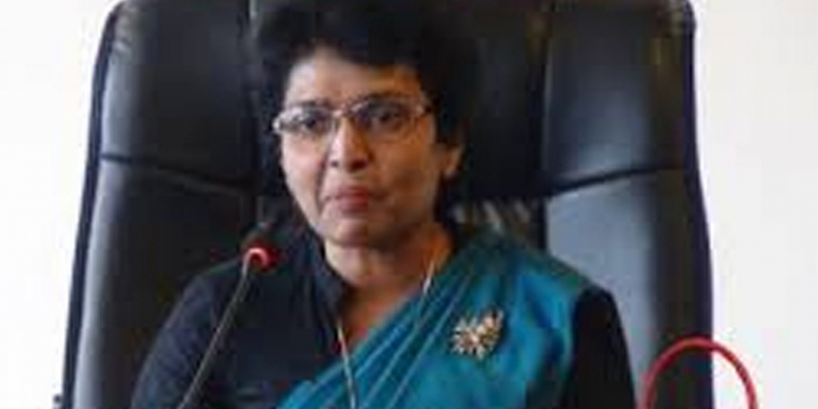 රටේ ආර්ථික වාර්තාව දෙන්න දිනක් තියා සංඛ්යාලේඛන ප්රධානියා ගෙදර යයි