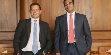 යුනිටි ප්ලාසා සල්ලිවලට ගන්න පෙරළිකාර දෙපළ