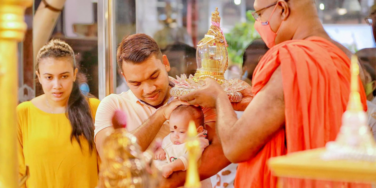 නාමල් ‘කේසර’ පුතා අරන් ගංගාරාමෙට ඇවිත්