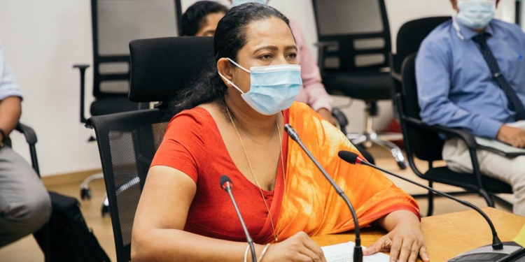 කෑලි සියල්ල ගැලවෙයි: පවිත්රාට මොනවත් නෑ