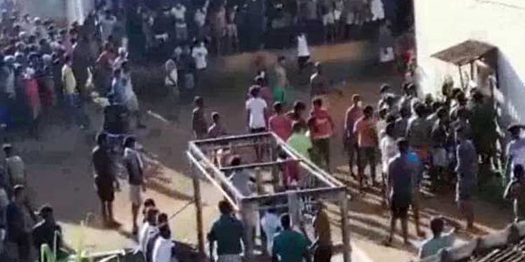 මහර හිරේ ගැටුමේ අතිබිහිසුණු දර්ශන එළියට එයි: සංවේදී අය නැරඹීමෙන් වළකින්න (VIDEO)