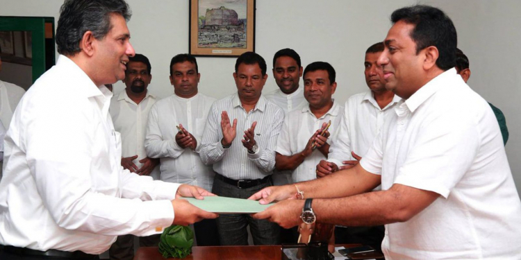 අකිලගේ මහලේකම්කම ෂමල්ට