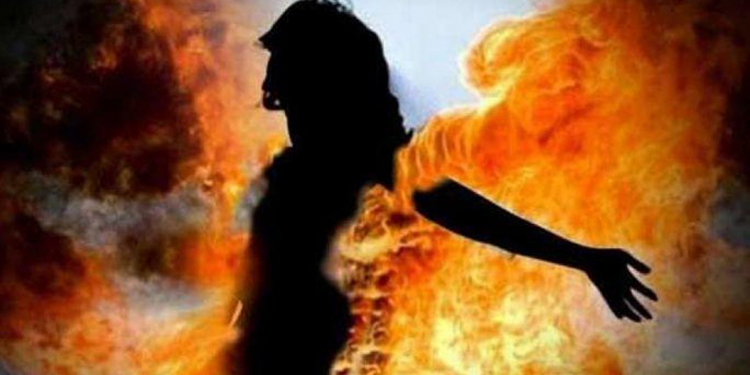 වත්තල පස්දරු මවක් කොරෝනාවට බයේ ගිනි තියාගෙන මරුට: කොරෝනා නැති බව පසුව හෙළිවෙයි