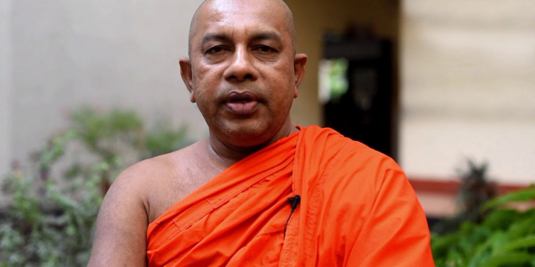 රාජකීය පරම්පරා නිමවෙමින් යනවා: දේශපාලනය කරන්න සුදුසු හාමුදුරුවරුන්ට විතරයි: ඉදුරාගාරේ හිමි අලුත් සෙල්ලමකට සූදානම් වෙයි