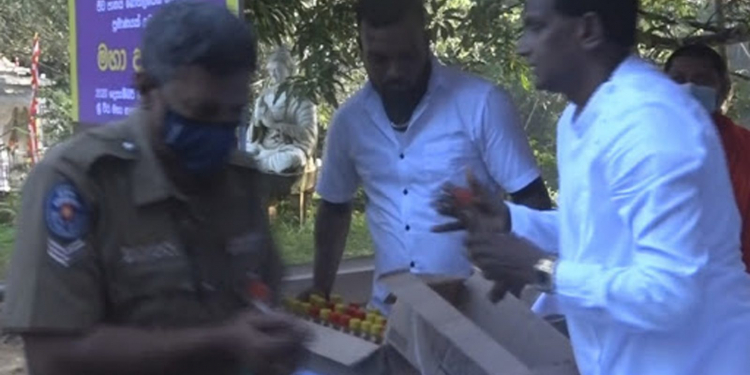 පොලිස් පොකුරට කෑගල්ලේ කොරෝනා පැණිය දෙන්න පටන් ගනී