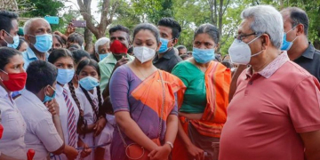 ජනපති-විපක්ෂ නායක තරගෙට ජංගම සේවයේ