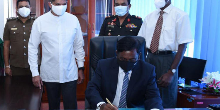 තවත් මේජර් ජෙනරාල්වරයෙක් අමාත්යංශ ලේකම් කරයි