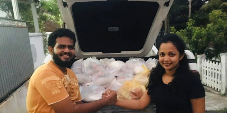 මංගල්ලේ සල්ලිවලින් ගමකට කන්න දුන් ඇත්ත මිනිස්සු