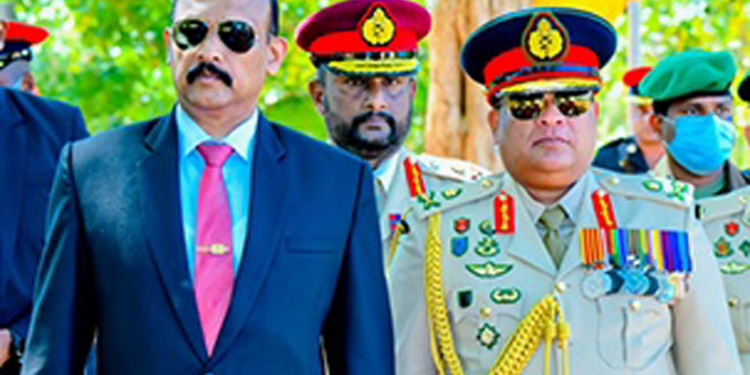 විශ්‍රාමික මේජර් ජනරාල් කමල්ට-ලුතිනන් ජනරාල් ශවේන්ද්‍රට එකවර ජනරාල් ධූර