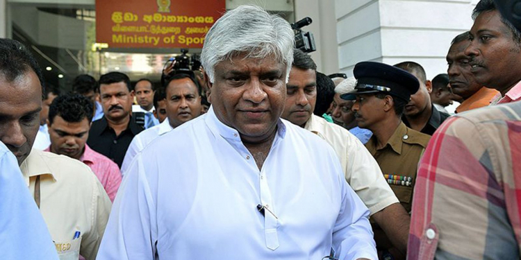 කාලකණ්නි ටිකක් ක්රිකට් විනාශ කළා -අර්ජුන ක්රිකට් හොරුන්ගේ රෙදි ගලවයි (VIDEO)