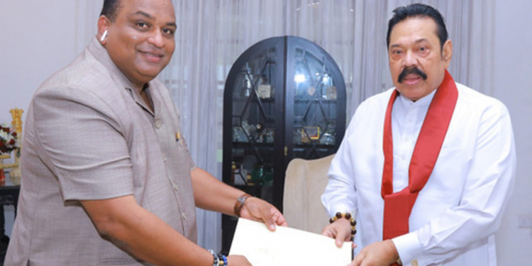 මහින්දගෙන් ධනසිරිටත් තනතුරක්