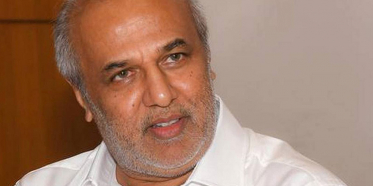 හකීම්ටත් කොරෝනා: පාර්ලිමේන්තුවම බයවෙයි