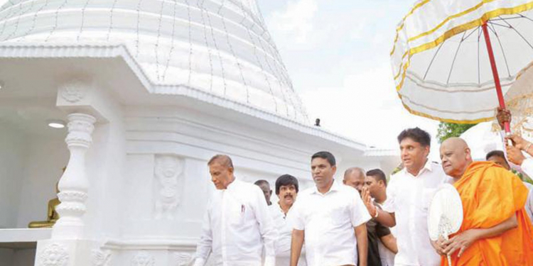 සජිත්ගේ උපන්දිනයට සසුනට දාගැබක් පූජා කරයි