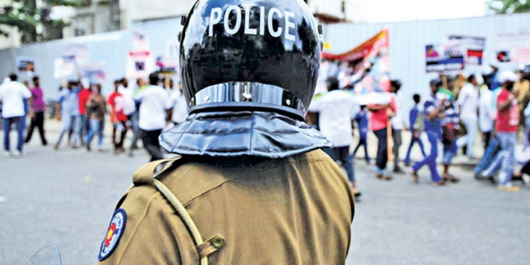 පොලිසියට පොලිස් කොමිසම එරෙහි වෙයි