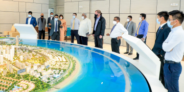 ලොව සුප්‍රකට ආයෝජක නතෑන්යල් රොත්ස්චයිල්ඩ්  කොළඹ වරාය නගරයේ සංචාරයක