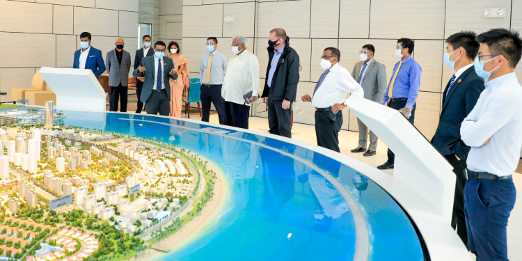ලොව සුප්රකට ආයෝජක නතෑන්යල් රොත්ස්චයිල්ඩ් කොළඹ වරාය නගරයේ සංචාරයක