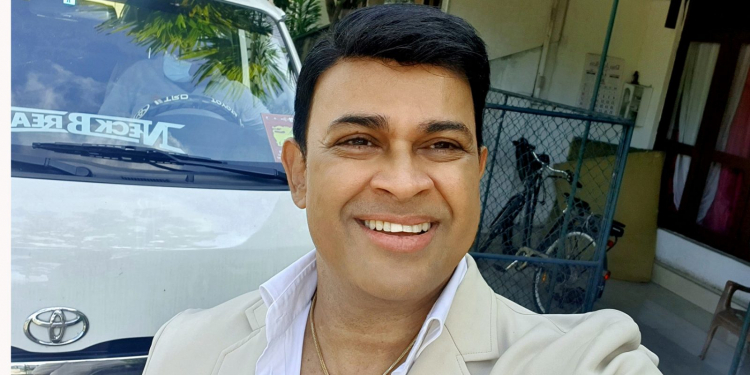 පිල්ලෙයාන් එළියට දැම්මා: මාව ඇතුළට දැම්මා- රන්ජන් හිරේට යන ගමන් කියයි (VIDEO)