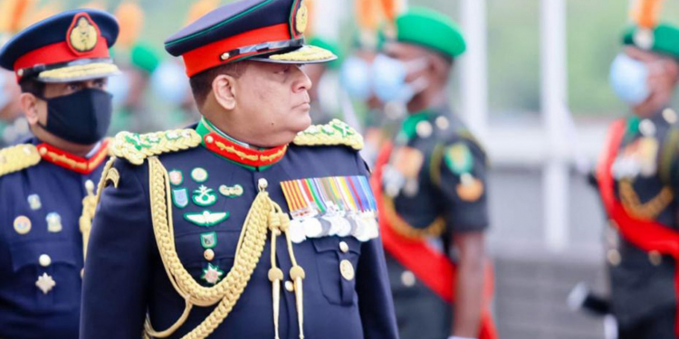 ක්රිකට් ගහපු ෂවේන්ද්රට හිටිහැටියේම තරු 4ක් ලැබුණෙ කොහොමද?