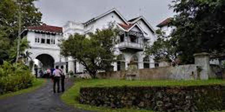 ජනපති ආරක්ෂක අංශය ආරක්ෂාව දෙද්දීත් චන්ද්‍රිකාගේ ගෙදරට හොරු පැනලා