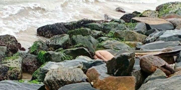 මාතර වෙරළේ කාන්තා මළසිරුරක්