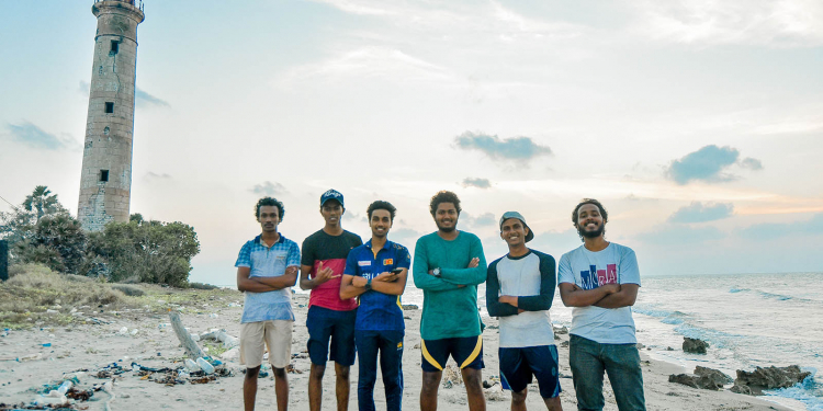 උතුරු වෙරළ දිගේ නැඟෙනහිර බලා