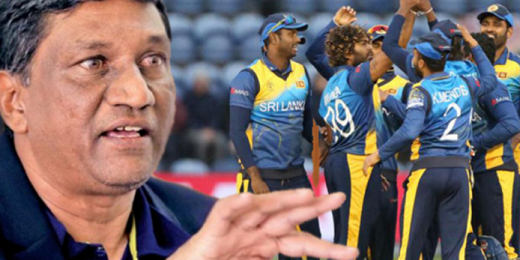 ක්රිකට් ටීම් එක කෑලි කෑලිවලට කැඩිලා: කරන්න බැරි නිසයි මමත් අයින් වුණේ: අසන්ත ද මෙල් පළමු වරට කට අරී (VIDEO)