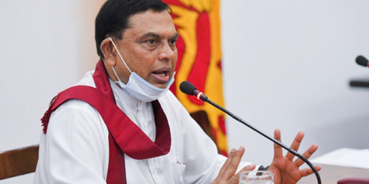 ඇතුළේ කැරලි ගහන අය ගැන කියන්න පසුපෙළ 40ක් බැසිල් හමුවෙයි