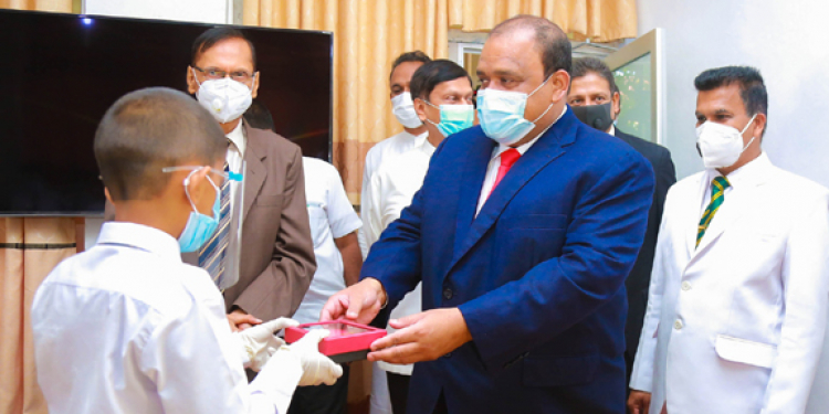 කෝටිපති ධම්මිකගෙන් ඇලෝෂියස් විදුහලට ඩිජිටල් පන්ති කාමර 2ක්