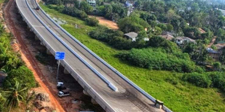 යහපාලන ඇමතියා නිසා මධ්යම අධිවේගය නවතීද?