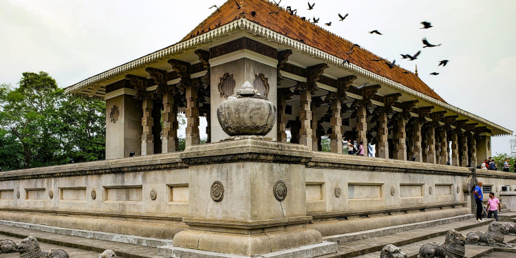 නිදහස් ලංකාවේ පළමු පාර්ලිමේන්තුව