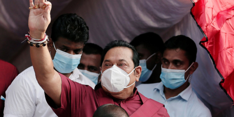 දෙපැත්තේම මුස්ලිම් මැතිඇමැතිවරු මහින්දගේ කාමරයටම ගිහින් ස්තූති කරති