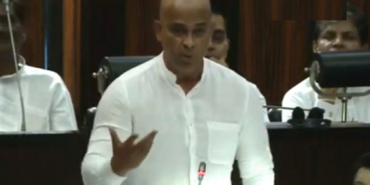 ‘කව්ද කව්ද… රන්ජට බය…’ සජබෙ පාර්ලිමේන්තුව දෙවනත් කරයි (VIDEO)