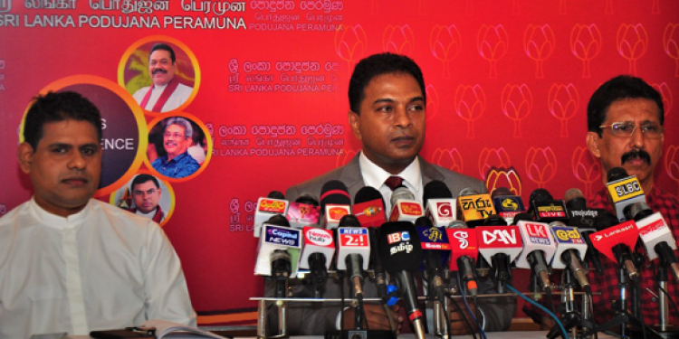 විමල්ට තියෙන්නේ ගෝත්‍රික අදහස්: බැරි නම් ඉල්ලා අස්වෙන්න:  වහාම සමාව ගන්න: පොහොට්ටුවෙන් විමල්ට පහර පිට පහර