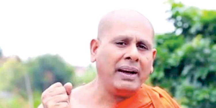 ක්රිකට් ගහන්න ආ සීලරතන හිමි විසිවෙයි
